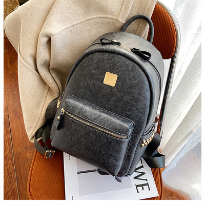 Naiste ökonahast seljakott metallist neetide ja tõmblukuga