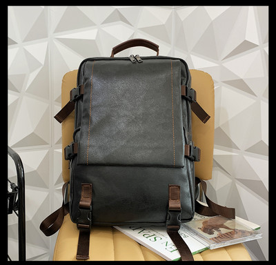 Naujo modelio odinė kuprinė su keliais skyreliais – tinka tiek moterims, tiek vyrams