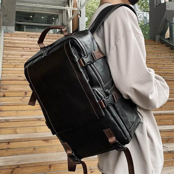 Naujo modelio odinė kuprinė su keliais skyreliais – tinka tiek moterims, tiek vyrams