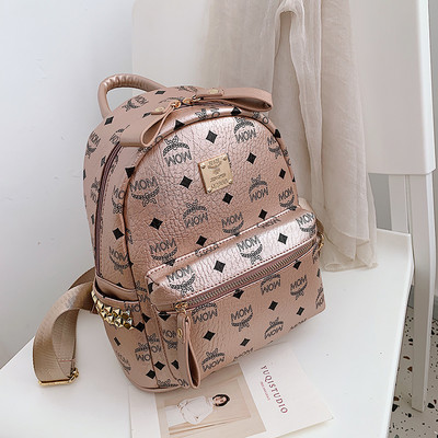 Moteriška kuprinė – nedideliu užtrauktuku