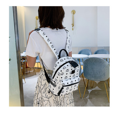 Naiste miniseljakott vabaaja päevadeks