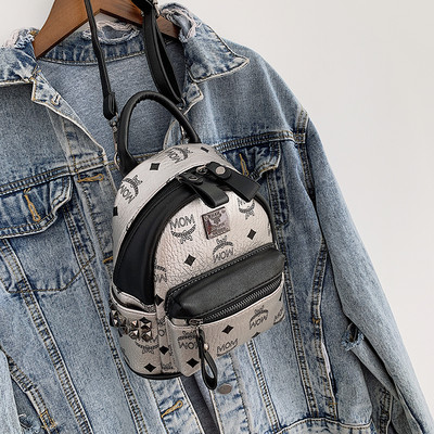 Naiste miniseljakott vabaaja päevadeks