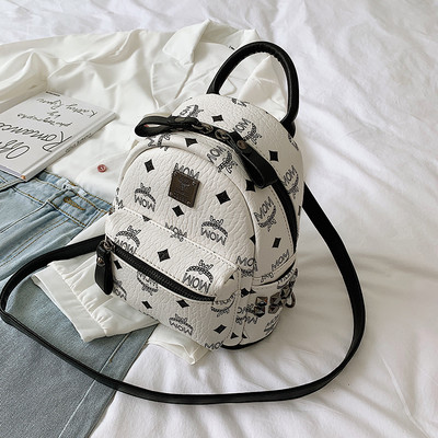 Naiste miniseljakott vabaaja päevadeks