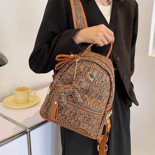 Νέο μοντέλο σακίδιο πλάτης για καθημερινή χρήση με μπρελόκ και φερμουάρ