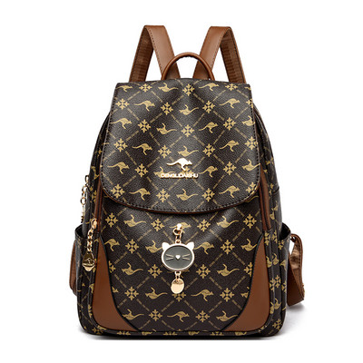 Női bőr hátizsák fém díszítéssel