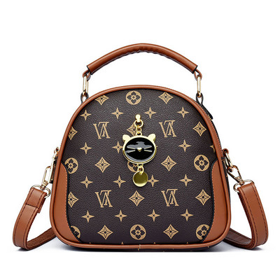 Moteriška nedidelė laisvalaikio rankinė su metaline apdaila