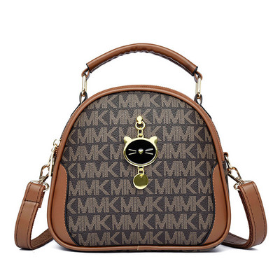 Moteriška nedidelė laisvalaikio rankinė su metaline apdaila