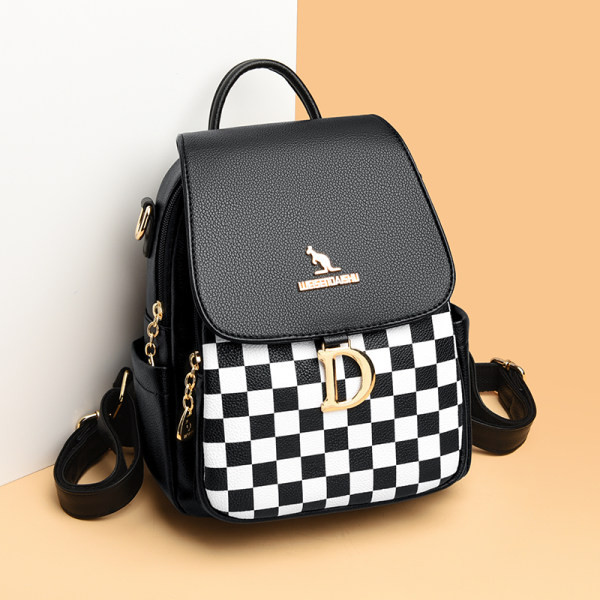 Nahast uue mudeli metallist kaunistusega seljakott naistele