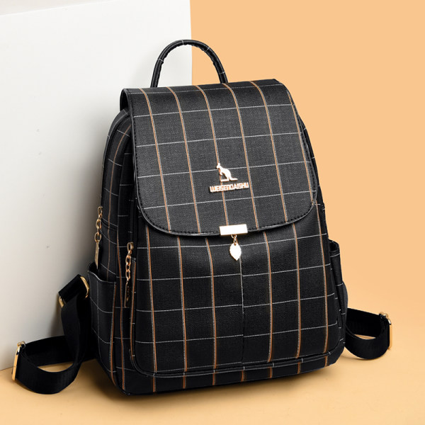 Γυναικείο δερμάτινο σακίδιο πλάτης με μεταλλικό κούμπωμα