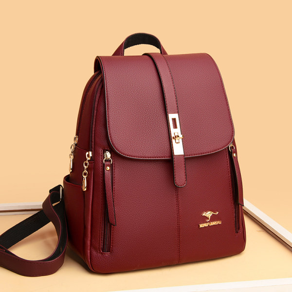 Laisvalaikiška moteriška kuprinė iš eko odos su metalo apdaila