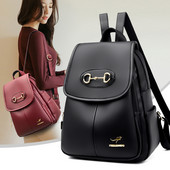 Šiuolaikinė moteriška kuprinė iš dirbtinės odos – metalinis užsegimas