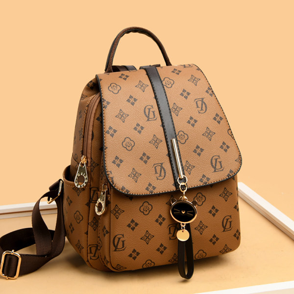 Moderan ženski ruksak od eko kože sa dodatkom