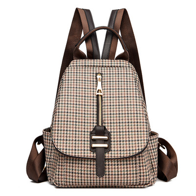 Moodne metallist lukuga kunstnahast seljakott