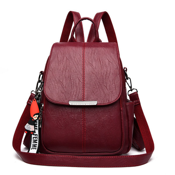 Moteriška kuprinė su raktų pakabuku ir metaliniu užsegimu