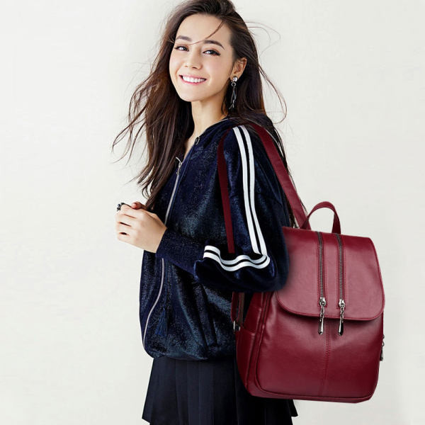 Női eko bőr hátizsák fém cipzárral