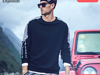 Sportiška vyriška palaidinė su ovalia iškirpte