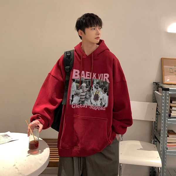 Vyriški palaidi megztiniai su gobtuvu ir spalvingu raštu