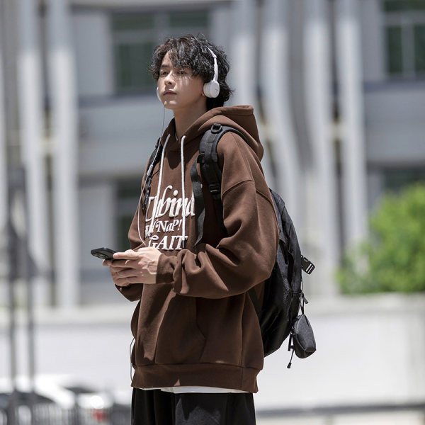 Sportiški vyriški megztiniai su užrašu ir gobtuvu