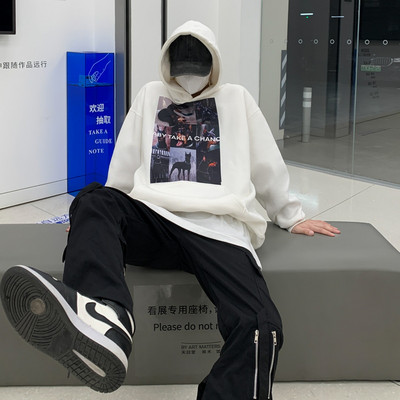 Sportiškas vyriškas megztinis su raštu ir kišene