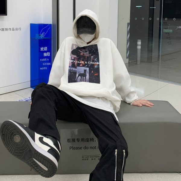 Sportiškas vyriškas megztinis su raštu ir kišene