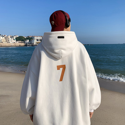 Kapuutsiga ja dekoratiivsete elementidega meeste dressipluus