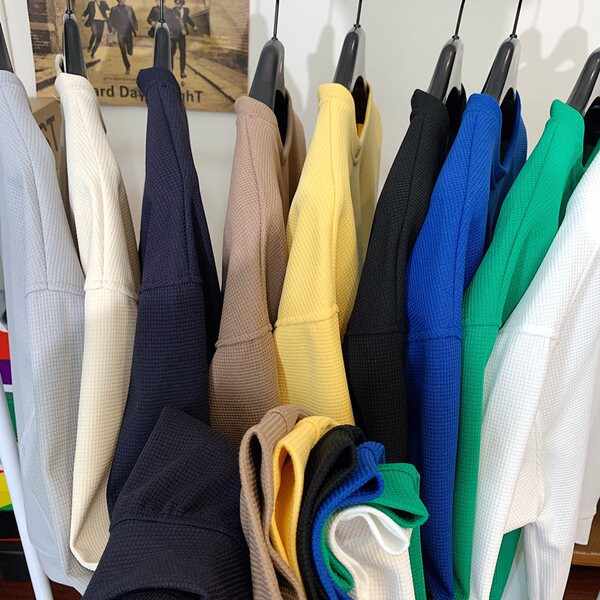 Vyriški kelių spalvų vienspalviai megztiniai