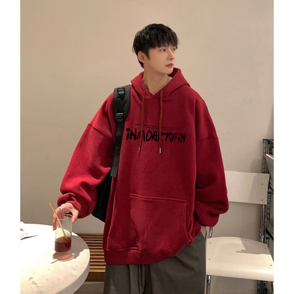 Vyriški megztiniai su dekoratyvinėmis raidėmis ir raišteliais