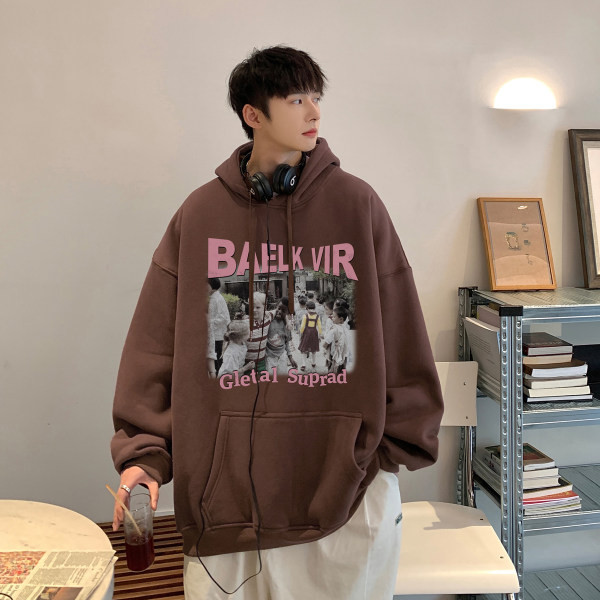 Vyriški megztiniai su dekoratyvinėmis raidėmis ir raišteliais