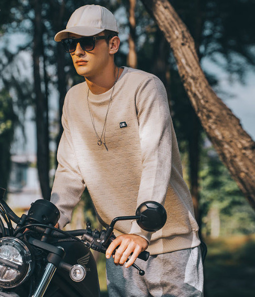 Naujo modelio vyriški megztiniai apvalia iškirpte