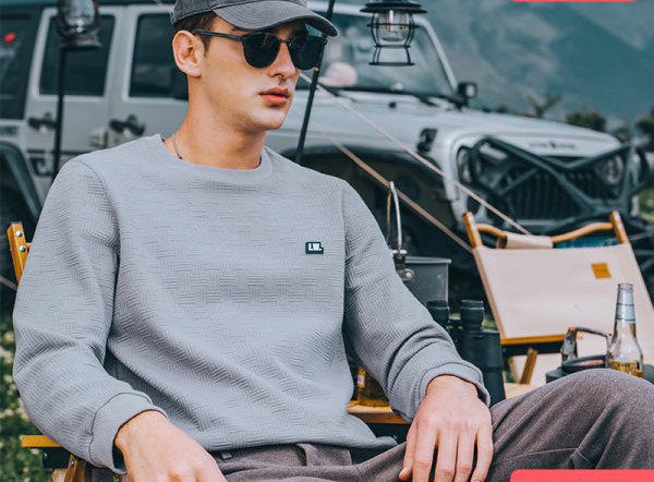 Naujo modelio vyriški megztiniai apvalia iškirpte