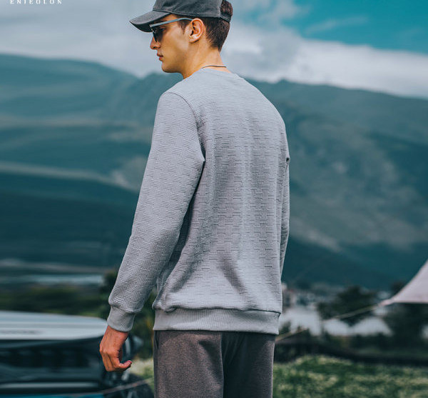 Naujo modelio vyriški megztiniai apvalia iškirpte