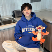 Ανδρικό φούτερ με τσέπη και στάμπα