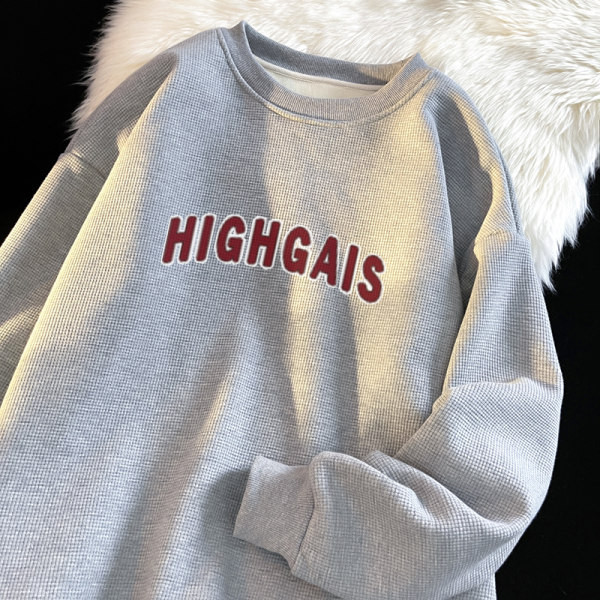 Vyriški megztiniai su ovalia iškirpte ir dekoratyviniu užrašu