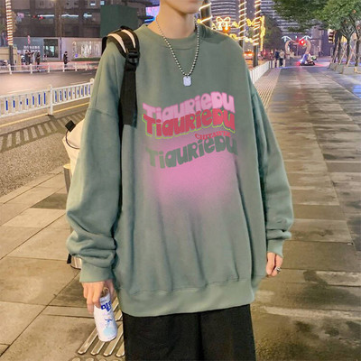 Įprasti vyriški megztiniai su ovalia iškirpte ir spalvingu raštu