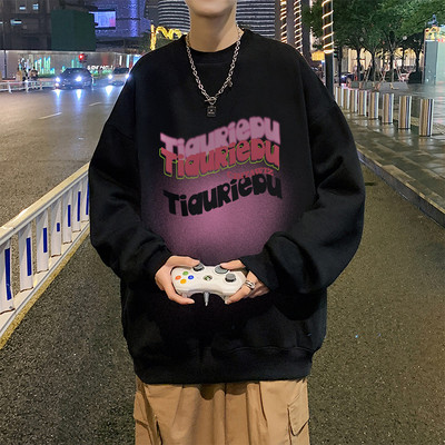 Įprasti vyriški megztiniai su ovalia iškirpte ir spalvingu raštu