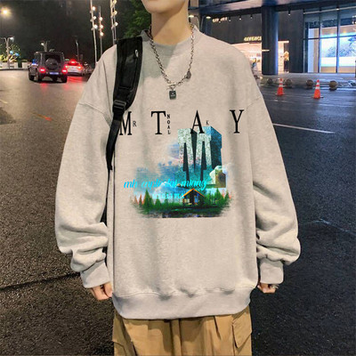 Vyriški megztiniai kasdieniam naudojimui su užrašais ir ovalia iškirpte