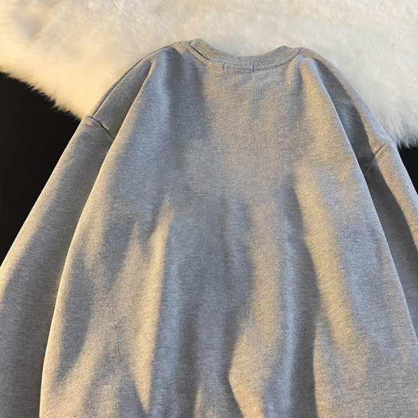 Vyriški megztiniai - ovalo formos iškirpte ir raštu