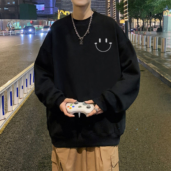 Įvairių spalvų vyriški megztiniai su šypsena