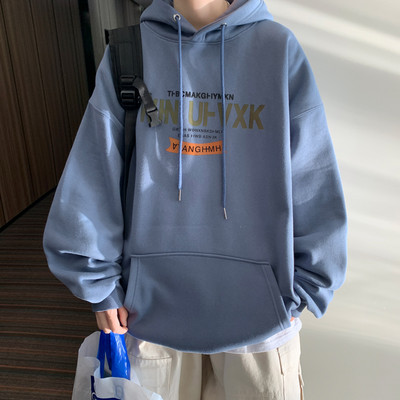 Νέο μοντέλο πουλόβερ με φαρδιά κουκούλα και ανδρικές τσέπες