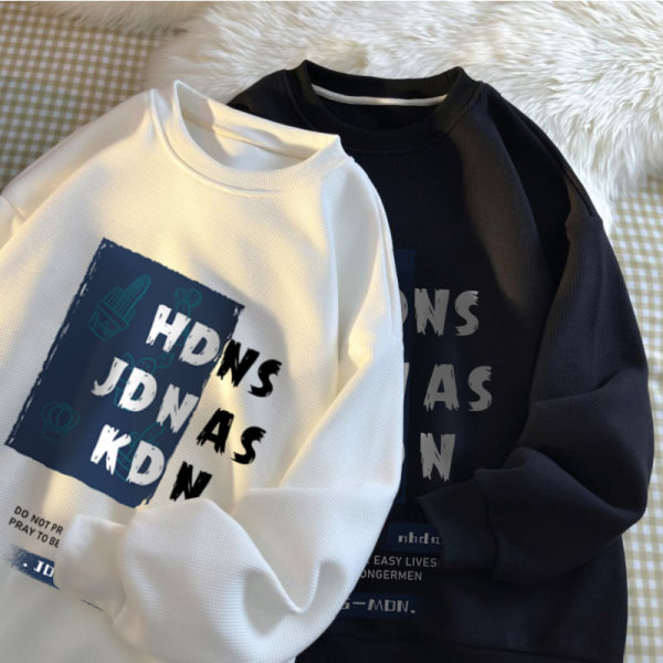 Vyriški megztiniai su dekoratyviniu užrašu plačiu raštu