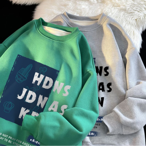 Vyriški megztiniai su dekoratyviniu užrašu plačiu raštu