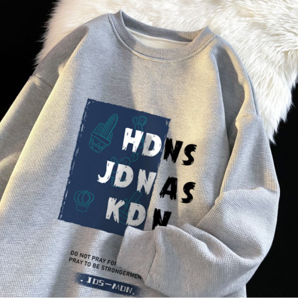 Vyriški megztiniai su dekoratyviniu užrašu plačiu raštu