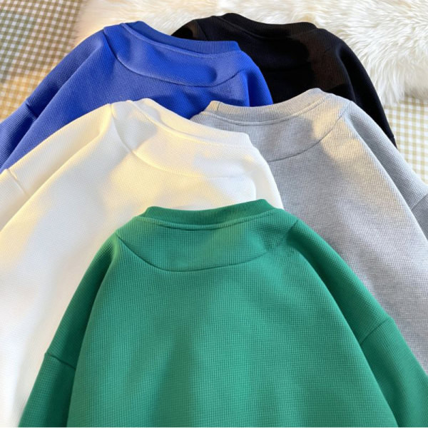 Férfi pulóverek - ovális nyakkivágással