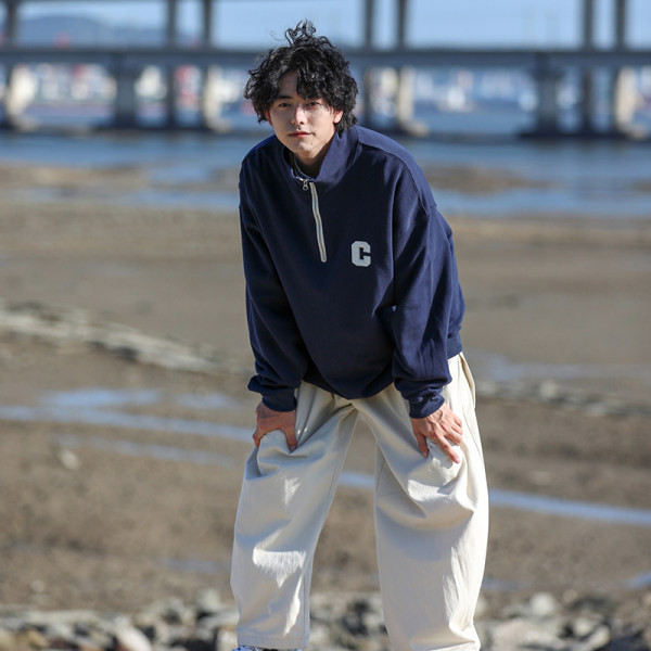 Ανδρικό μπλουζάκι casual με ψηλό γιακά με φερμουάρ