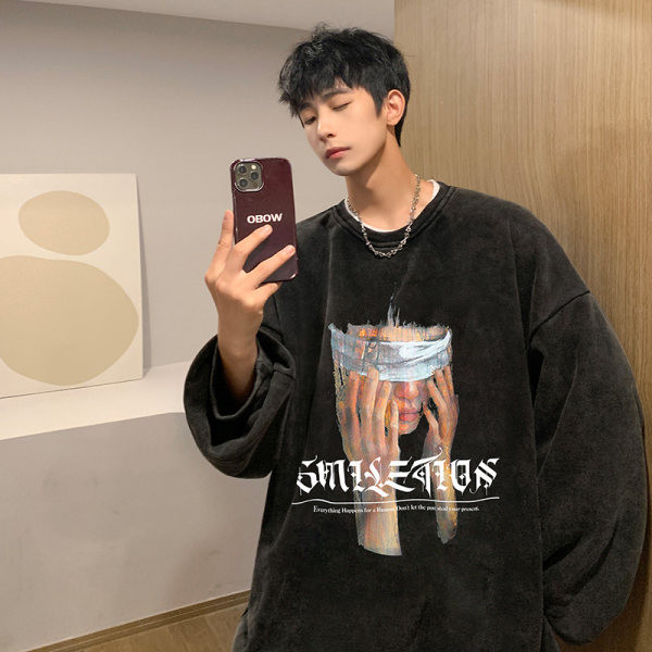 Φαρδύ εμπριμέ μακρυμάνικο φούτερ για άνδρες