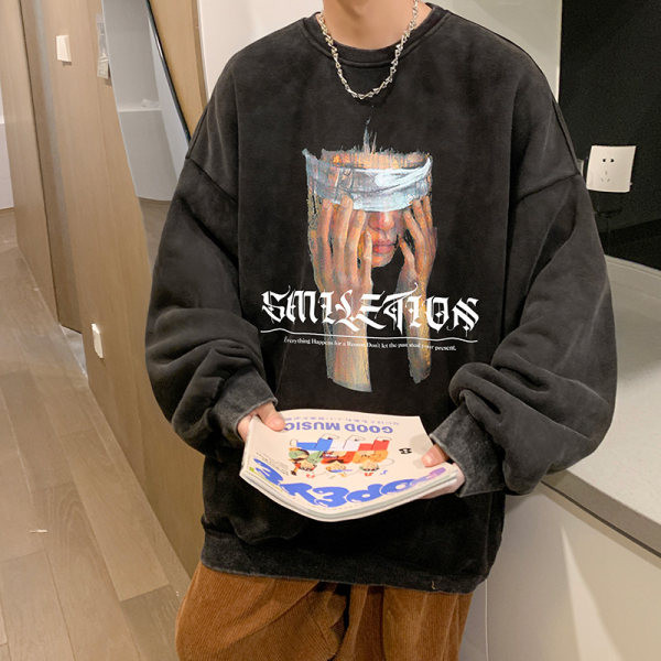 Φαρδύ εμπριμέ μακρυμάνικο φούτερ για άνδρες