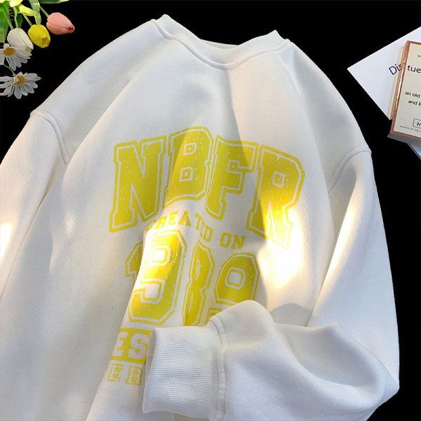 Prindi ja ovaalse kaelusega meeste sportlik dressipluus