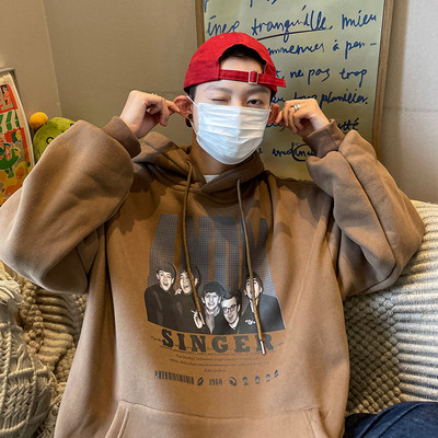 Pavasario-rudens vyriški megztiniai su užrašais ir spauda