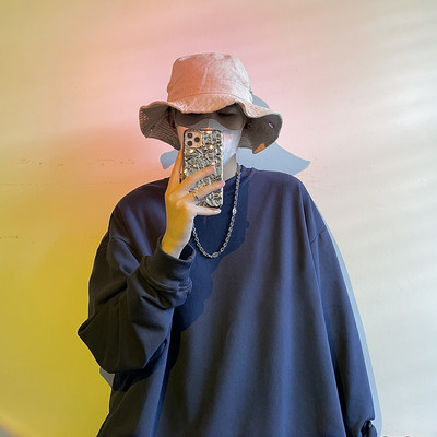 Κλασικό μοντέλο ανδρικού φούτερ με οβάλ λαιμόκοψη