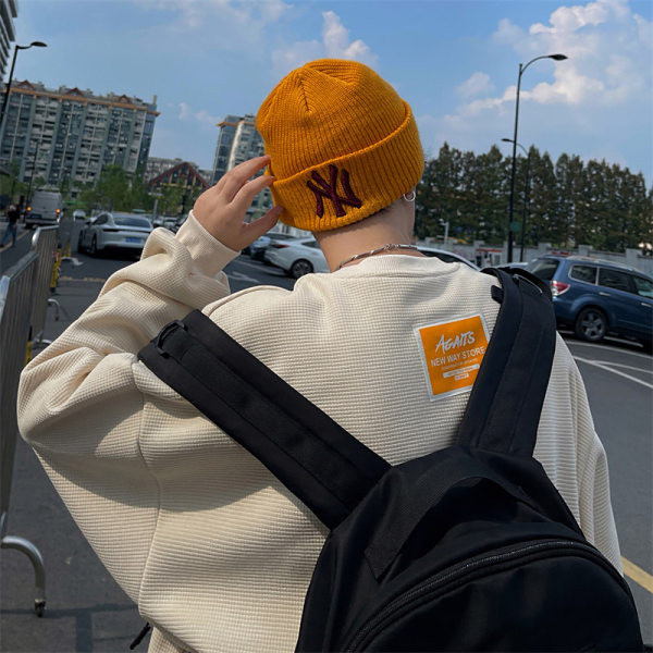 Naiste vabaaja pluus tikandi ja ümara kaelusega